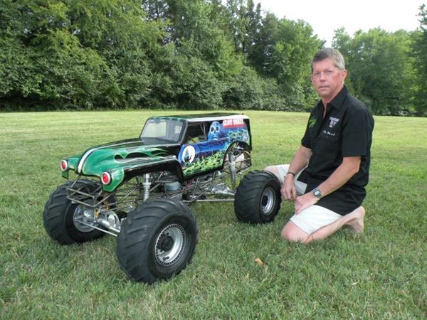 4 Scale Grave Digger Monster Truck 
