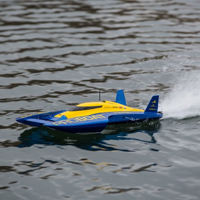 Pro Boat RTR UL-19 30-inch Hydroplane Brushless [VIDEO] - RC Car Action