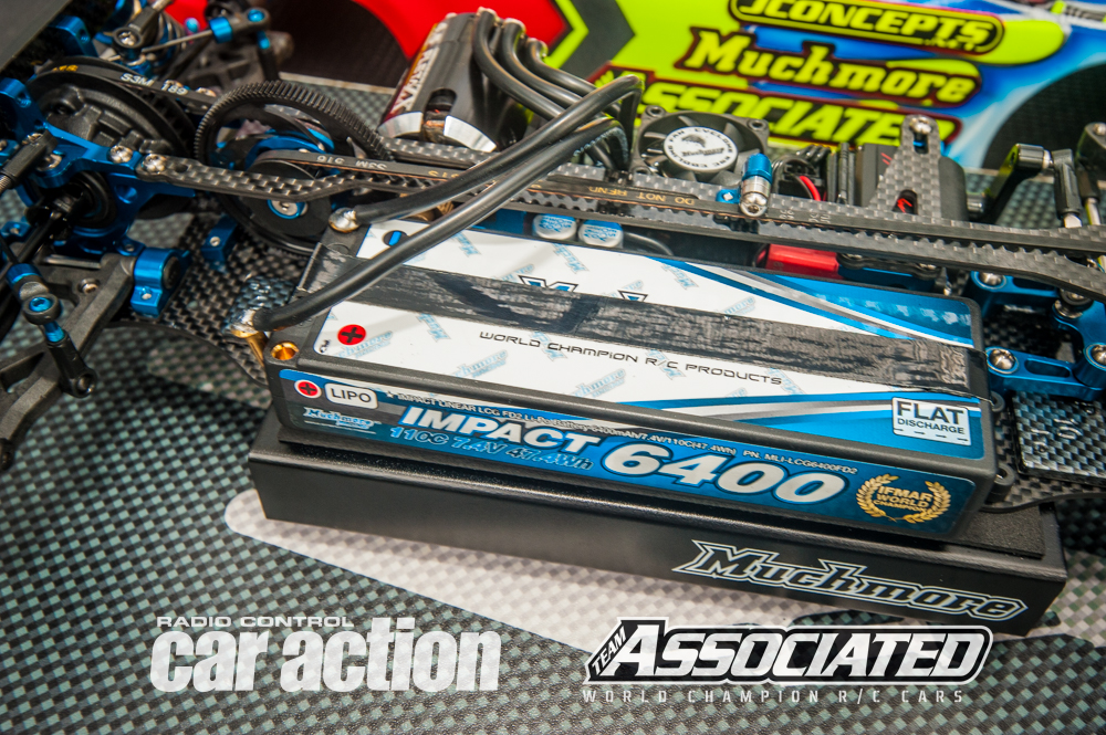 Cavalieri recently changed his electronics sponsor to Much More and this means he uses their Impact 6400 2S LiPo battery that is held in using black strapping tape.