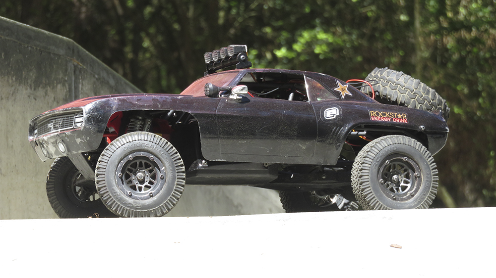 Vaterra Twin Hammers, Camaro RS, Axial SCX10, RC4WD