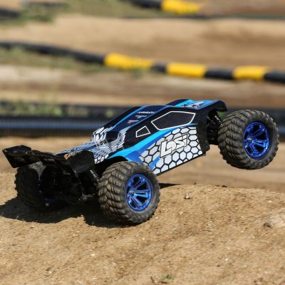 Losi RTR 1/10 TENACITY-T 4WD Truggy [VIDEO] - RC Car Action