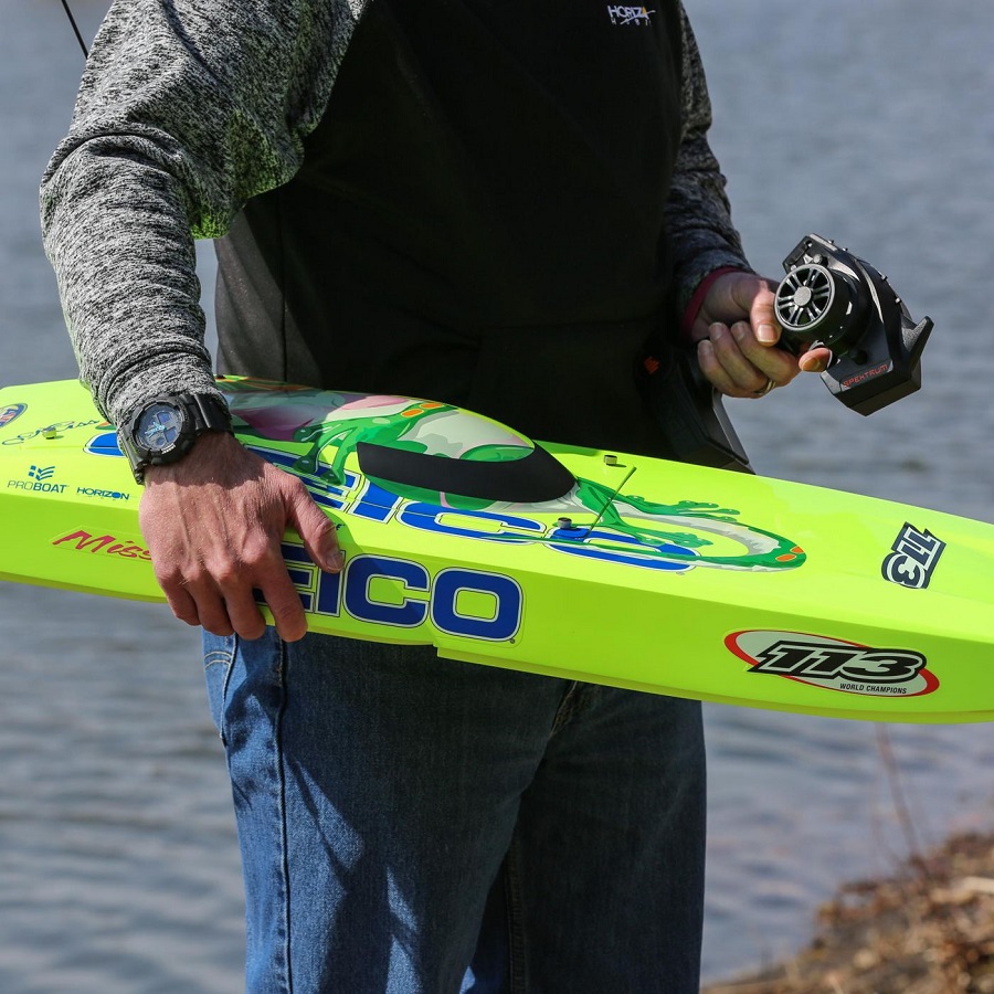 miss geico rc boat