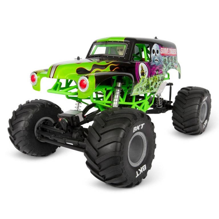 Axial 1/10 SMT10 Grave Digger 4WD Monster Truck RTR [VIDEO] - RC Car Action